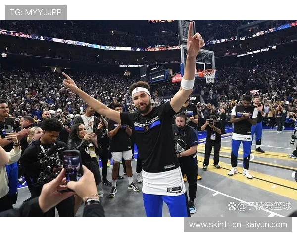 勇士又靠库里活着，那几记三分堪称神迹，勇士是库里的球队